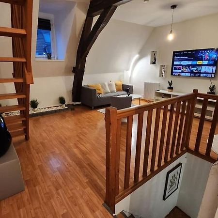Appartamento Grand Duplex Du Beffroi Douai Esterno foto
