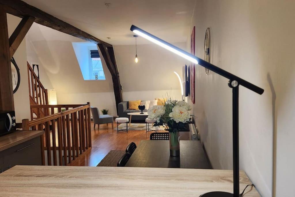 Appartamento Grand Duplex Du Beffroi Douai Esterno foto